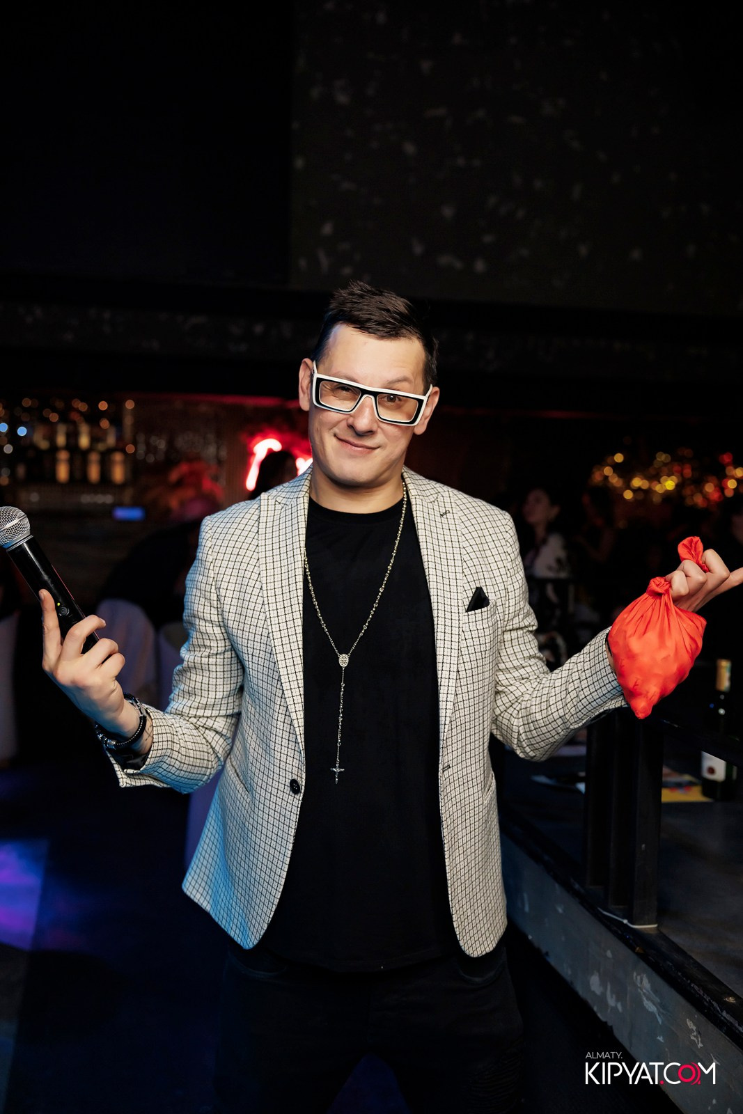 МУЗЫКАЛЬНОЕ ЛОТО В HIT RETRO. КИПЯТКОМ АЛМАТЫ! Фотосъемка мероприятий в Алматы