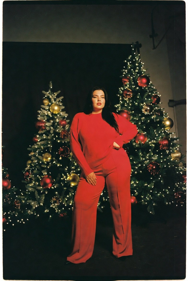 Плюс сайз в красном