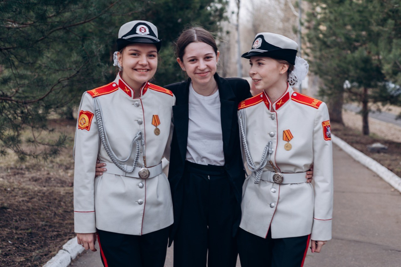 Выпускной альбом для школьного класса — фотосъёмка, дизайн и печать в Москве. MILATE — выпускные альбомы, фотосессии и видео в Москве