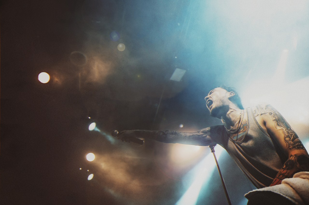 Современная концептуальная фотография о теле, уязвимости и идентичности. Визуальная практика на стиле честности, пост-иронии и искусства.Рекламная фотография, Концептуальная фотография, Современный художник, Психология, Коммерческий фотограф, Репортажный фотограф, Стрит фотография, Арт, Сюрреализм, Мобильная фотография, Снято на айфон, Дима Бурза