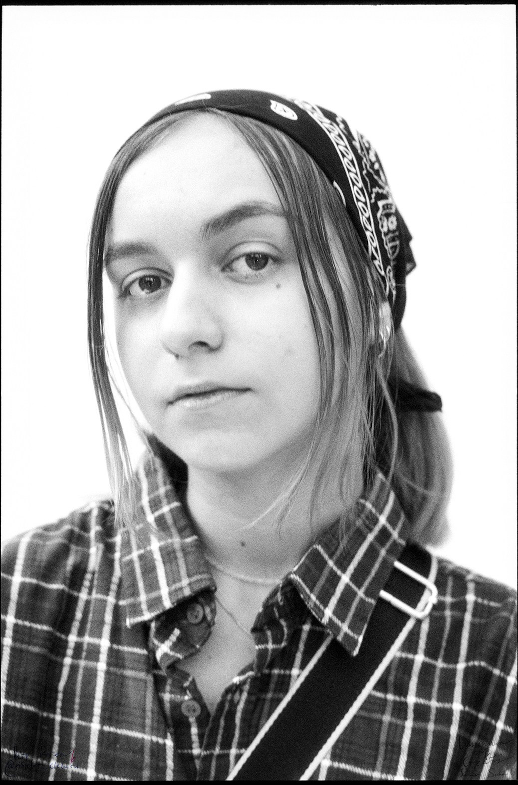 Классическая портретная выездная фотосессия (полевое исследование). Один человек один кадр. Летняя Школа. Дубна. Портретный и художественный фотограф в Москве Пётр Корень