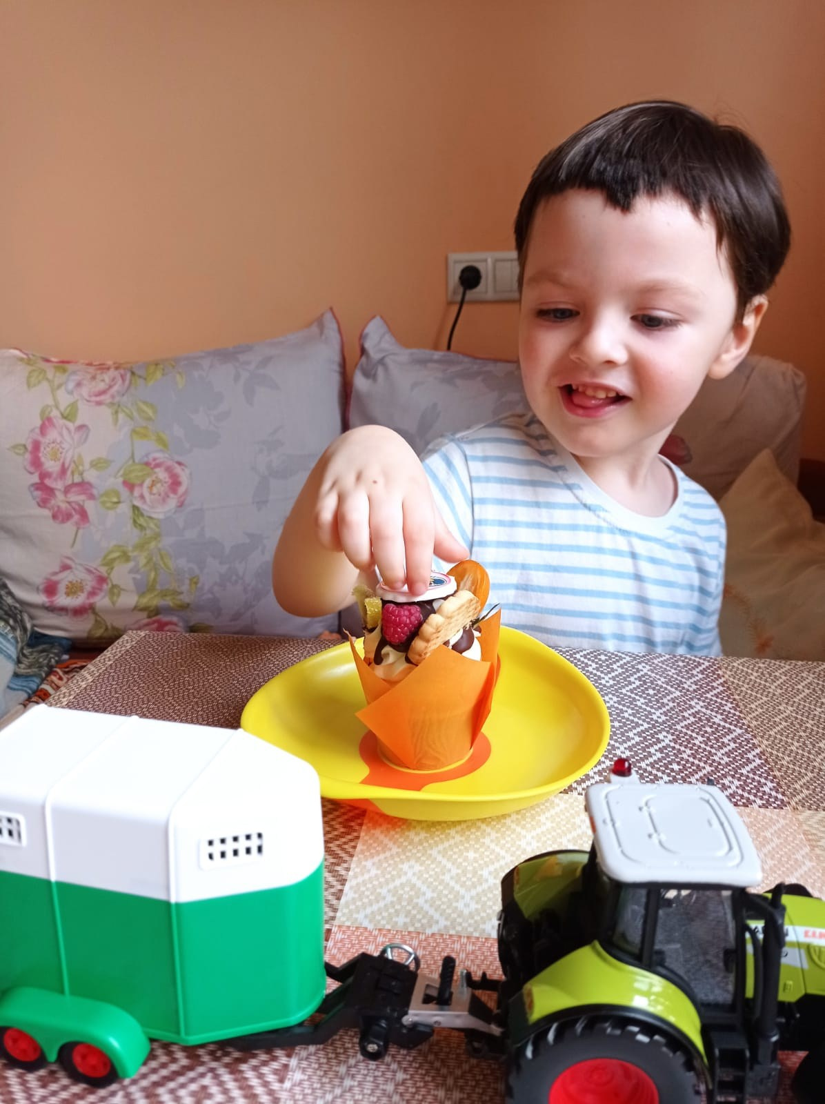 Отзывы. Katyasugarsugar капкейки, зефир, торты Москва