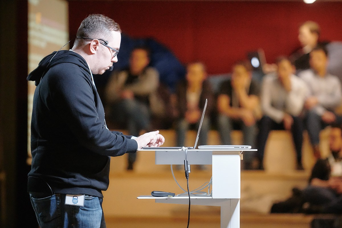 Митап в Avito. Репортажный фотограф в Москве Вадим Францев