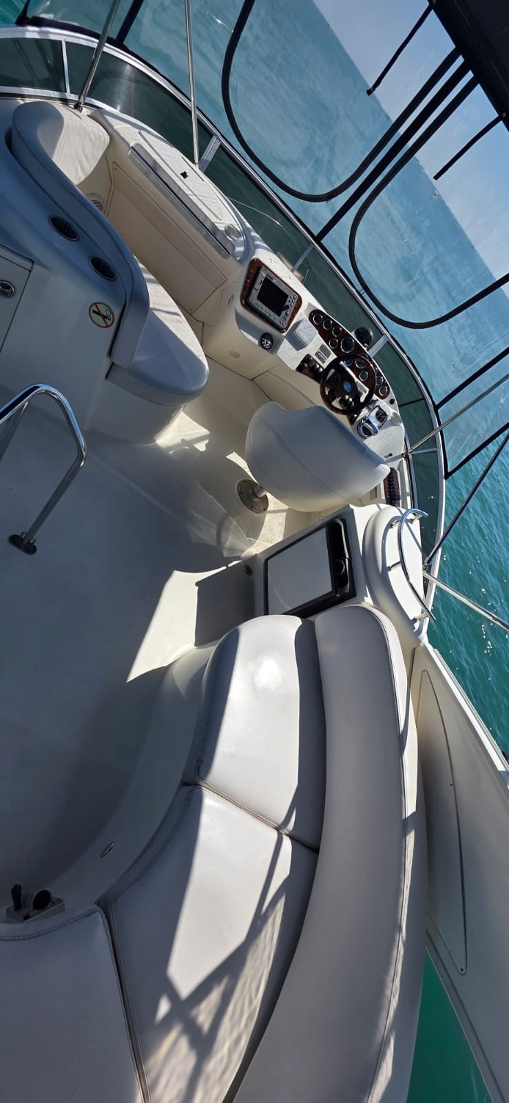 Яхта Кисс Аренда Яхты в Сочи Яхтанаморе YACHTNAMORE YACHTANAMORE