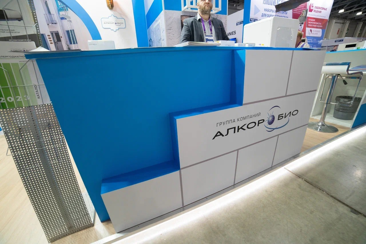 Выставочные стенды. Профессиональный портретный фотограф в Москве Владимир Глаголев