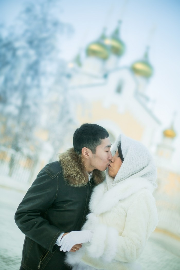 Зимнее свадебное фото. Фотограф Надежда Куин, Якутск