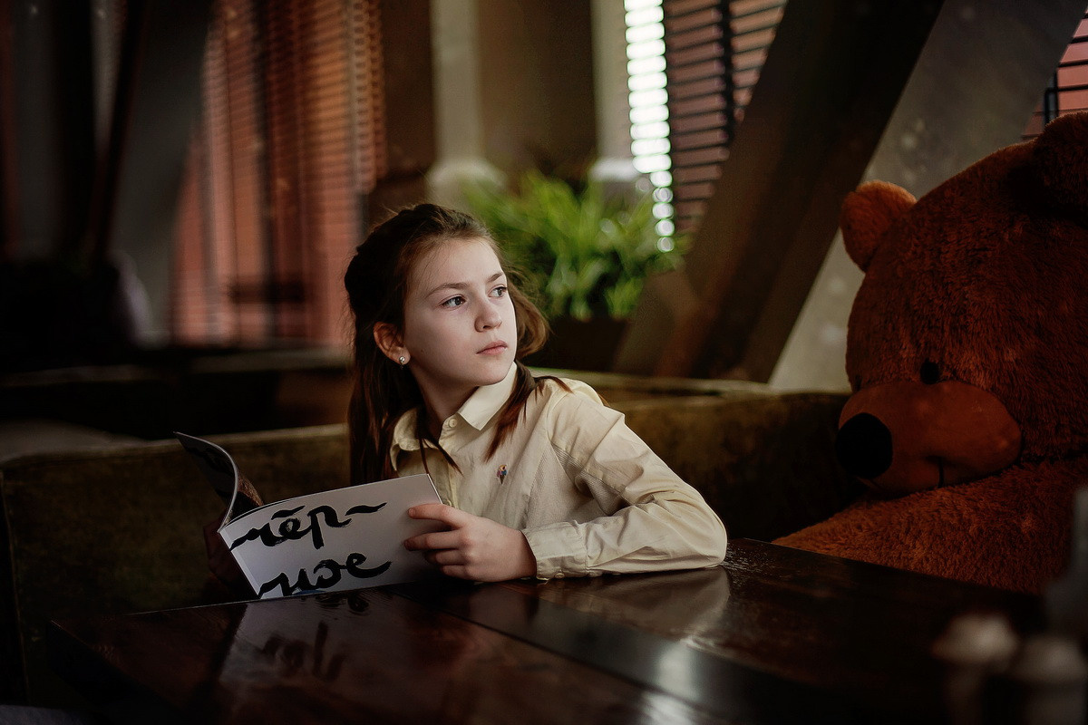 Фотосессия сестричек в ТЦ. Детский и семейный фотограф в Москве Левандовская Анастасия