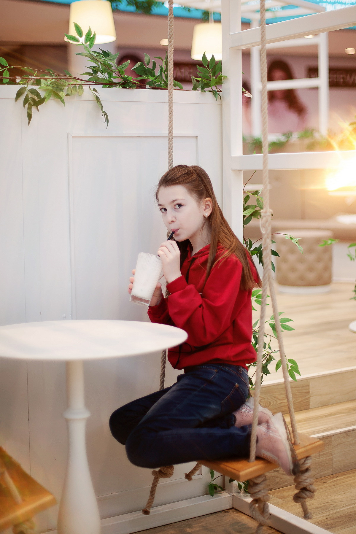 Фотосессия сестричек в ТЦ. Детский и семейный фотограф в Москве Левандовская Анастасия