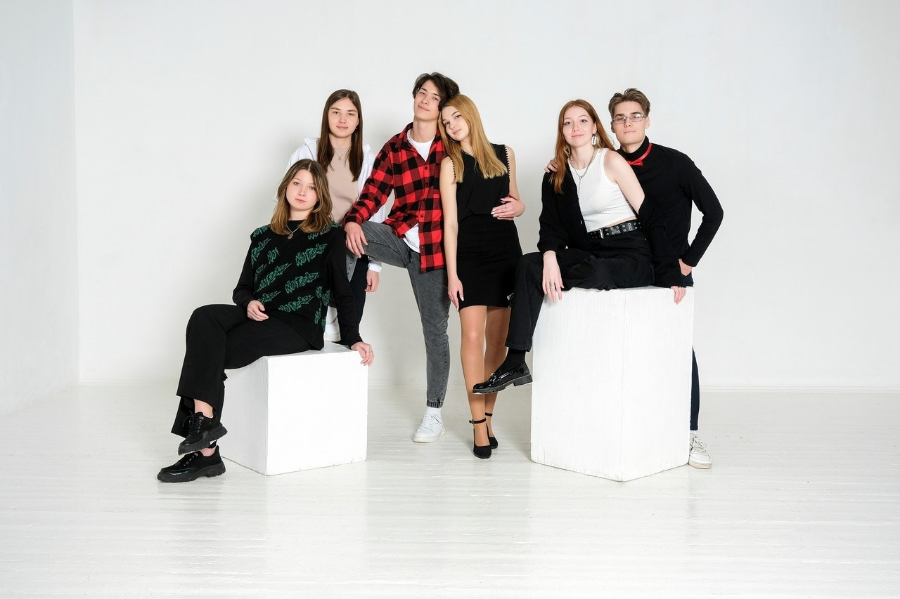 Старшие классы. Фотоальбом для школ и садиков с дополненной реальностью