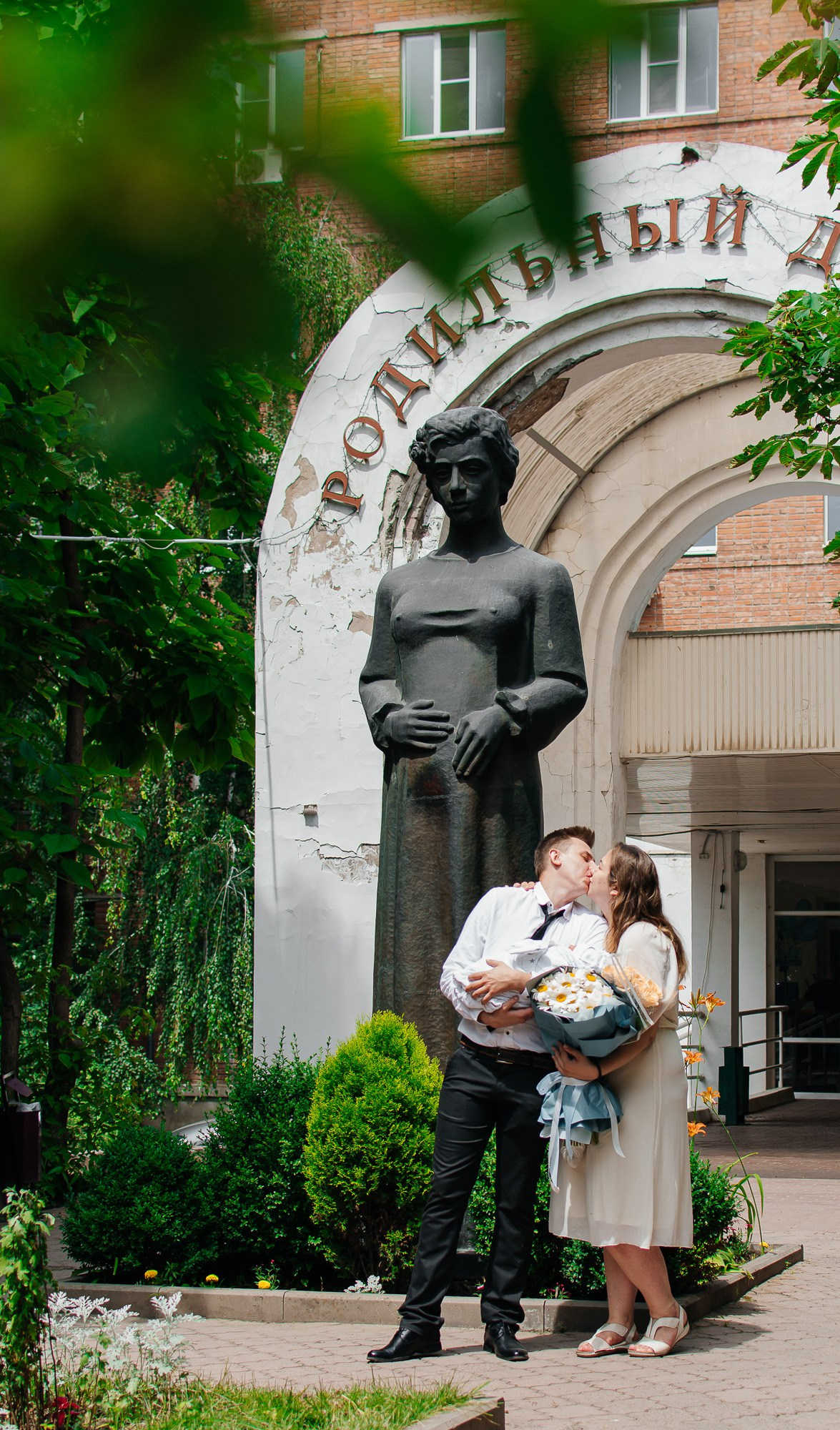 Выписка из роддома. Фотограф Ростов-на-Дону | фототерапевт