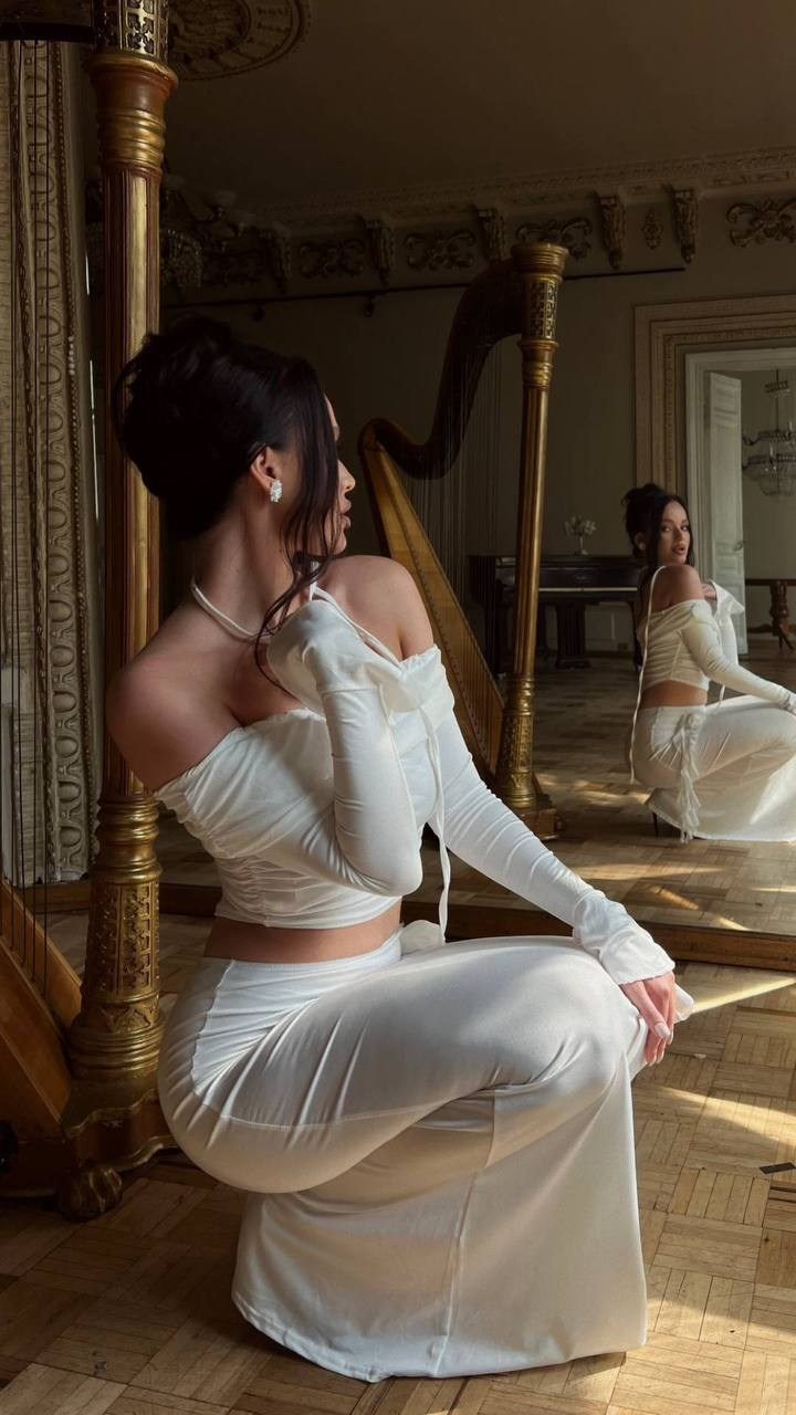 Виктория С  Размер: S, Рост: 171, Параметры: 86/60/90. LUNAPRO Дом стильных, сборных и индивидуальных съемок для брендов