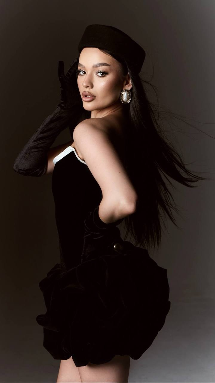 Виктория С  Размер: S, Рост: 171, Параметры: 86/60/90. LUNAPRO Дом стильных, сборных и индивидуальных съемок для брендов