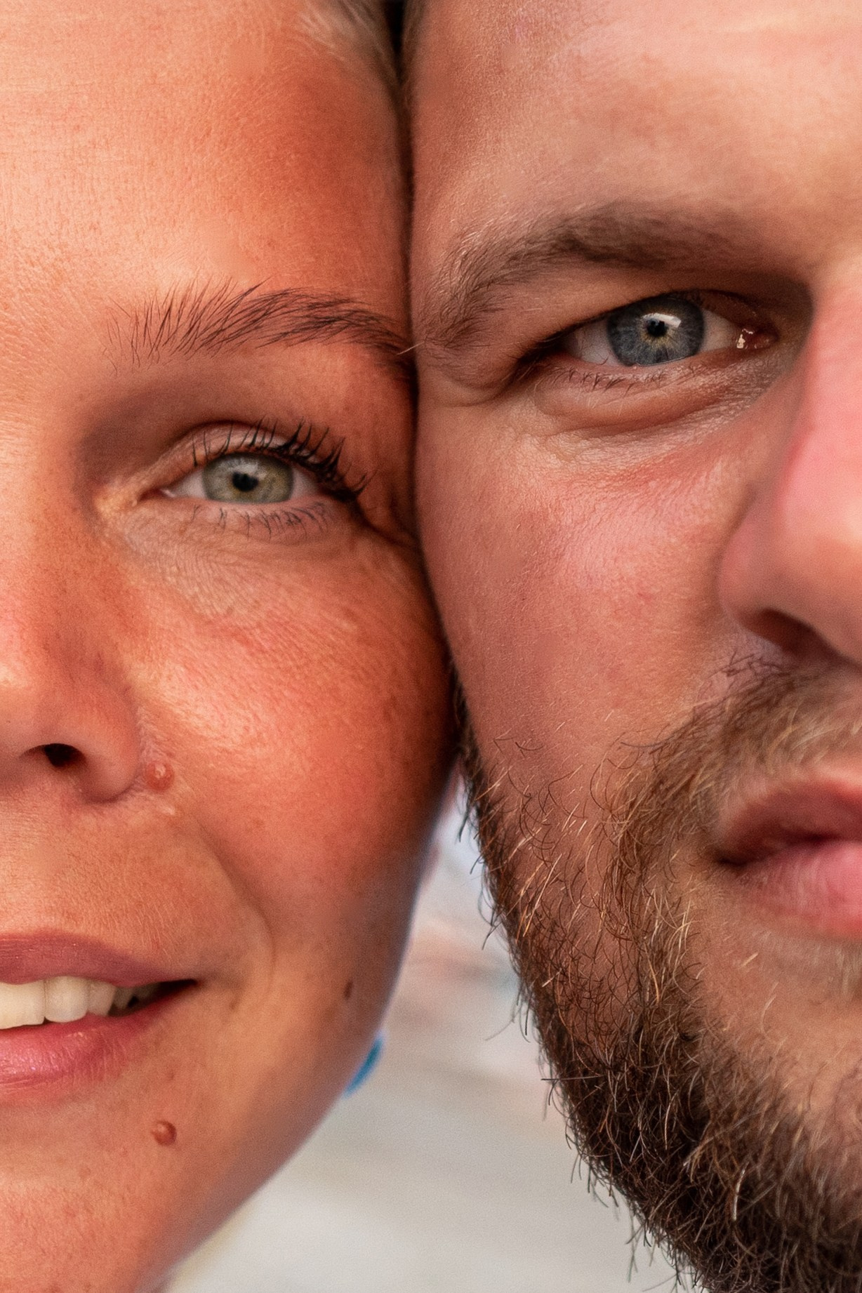 Семейная фотосессия на пляже. Фотограф в Сочи Тиунова Маргарита и Тиунов Евгений