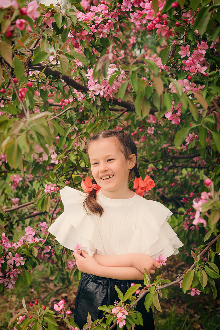 Семейная фотосессия в яблонях. Сакура Казань