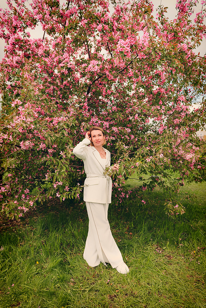 Семейная фотосессия в яблонях. Сакура Казань