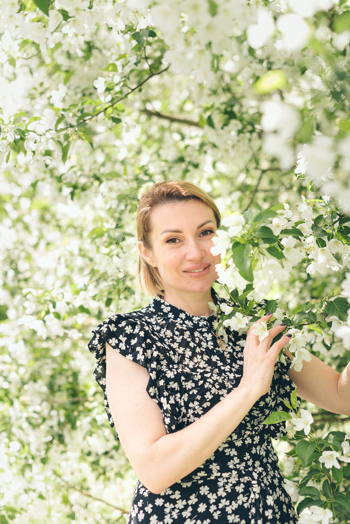 Семейная фотосессия в яблонях. Сакура Казань