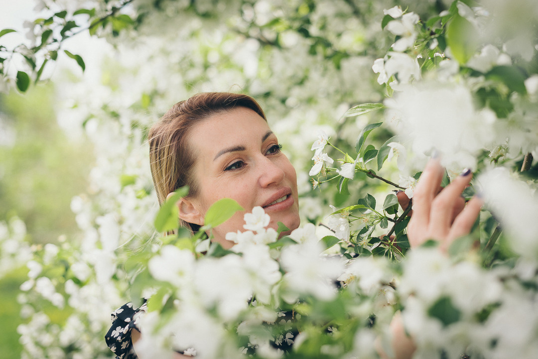 Семейная фотосессия в яблонях. Сакура Казань