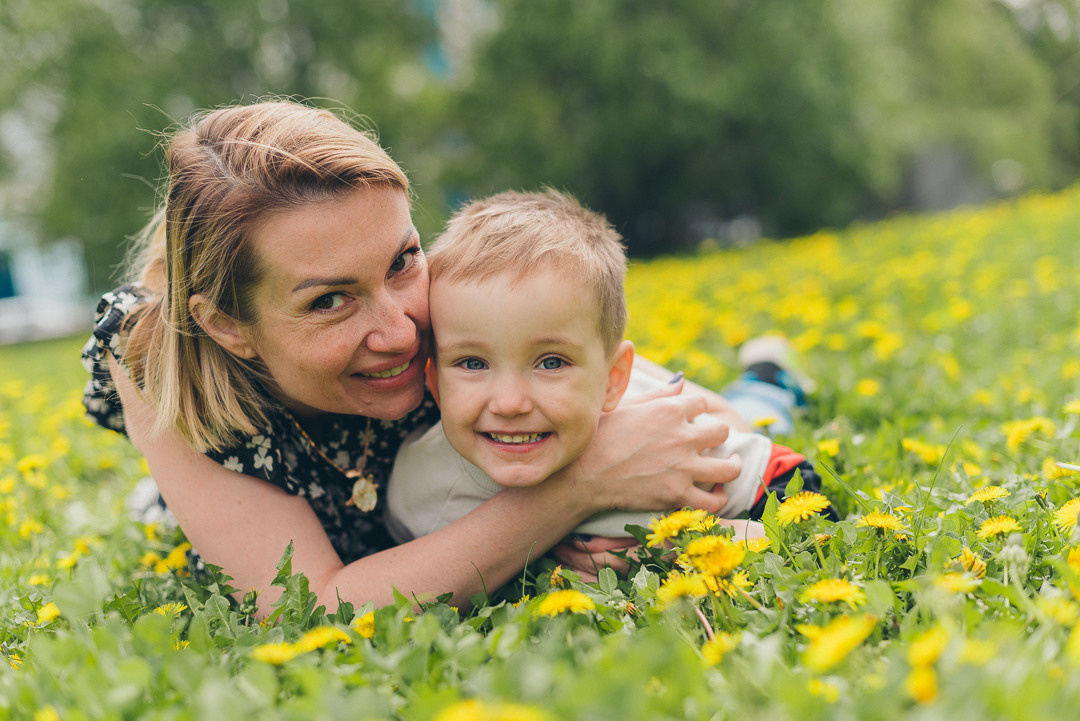 Семейная фотосессия в яблонях. Сакура Казань