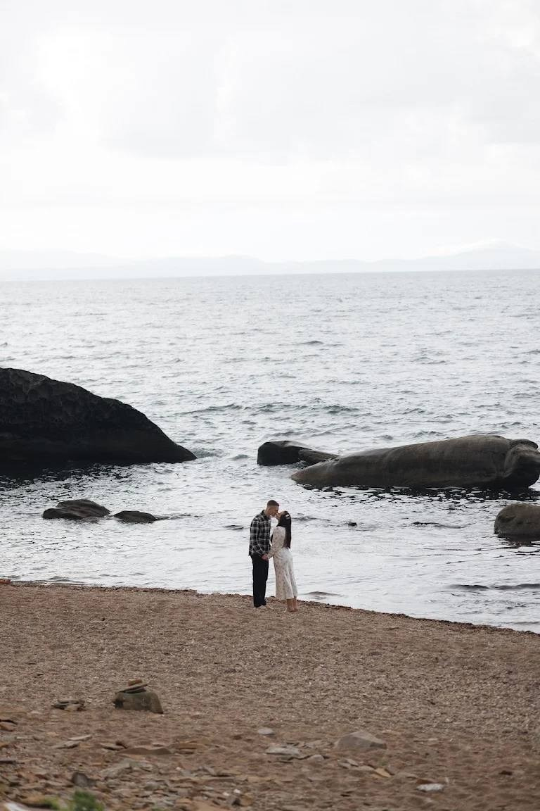Свидание у моря во Владивсотоке. Организация свадеб и других мероприятий во Владивостоке от «Рядом быть»
