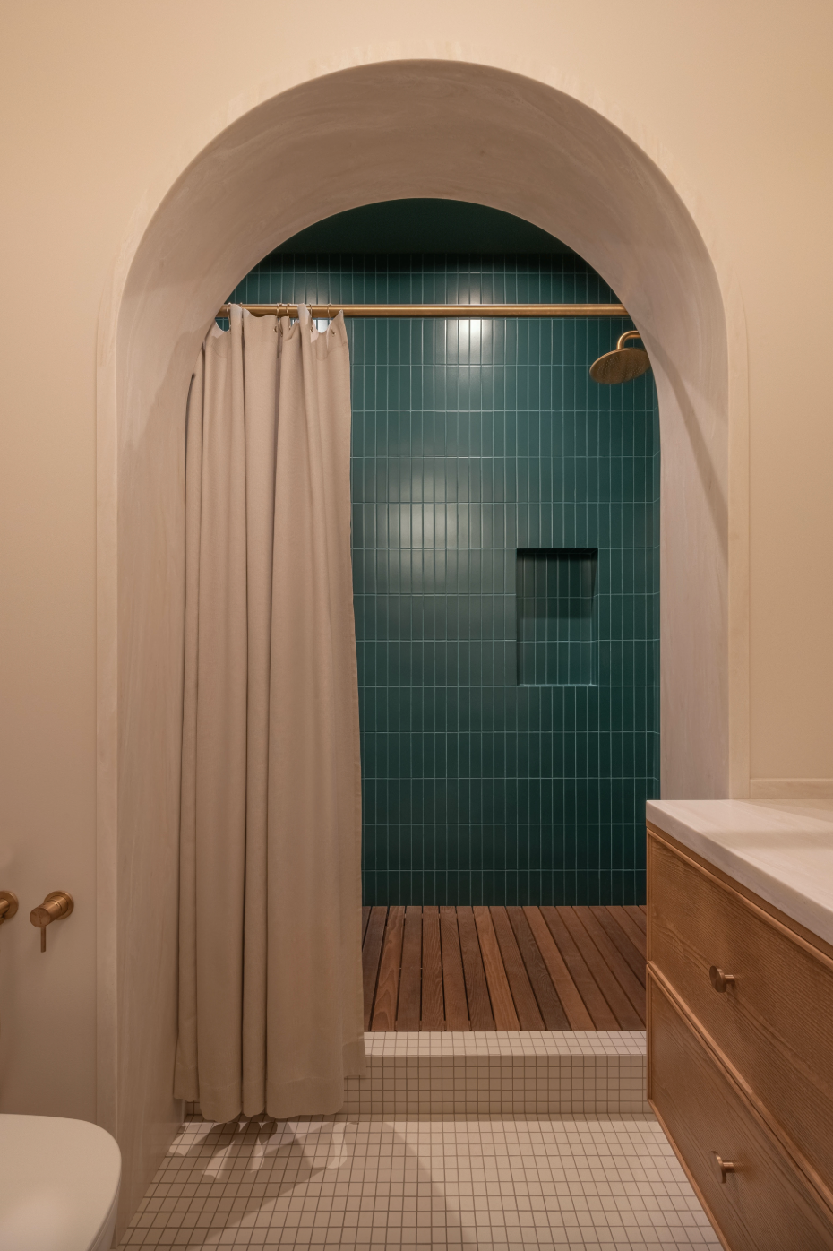 NEVSKY / 175 м². Inside Form — студия, где проект начинается не с стен, а с человека. Индивидуальный подход, живой стиль