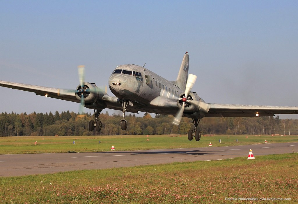 Ил-14Т «Голубая Мечта». Фотоальбом показывающий увлекательный мир авиации и мир медведей Андрея Иванова