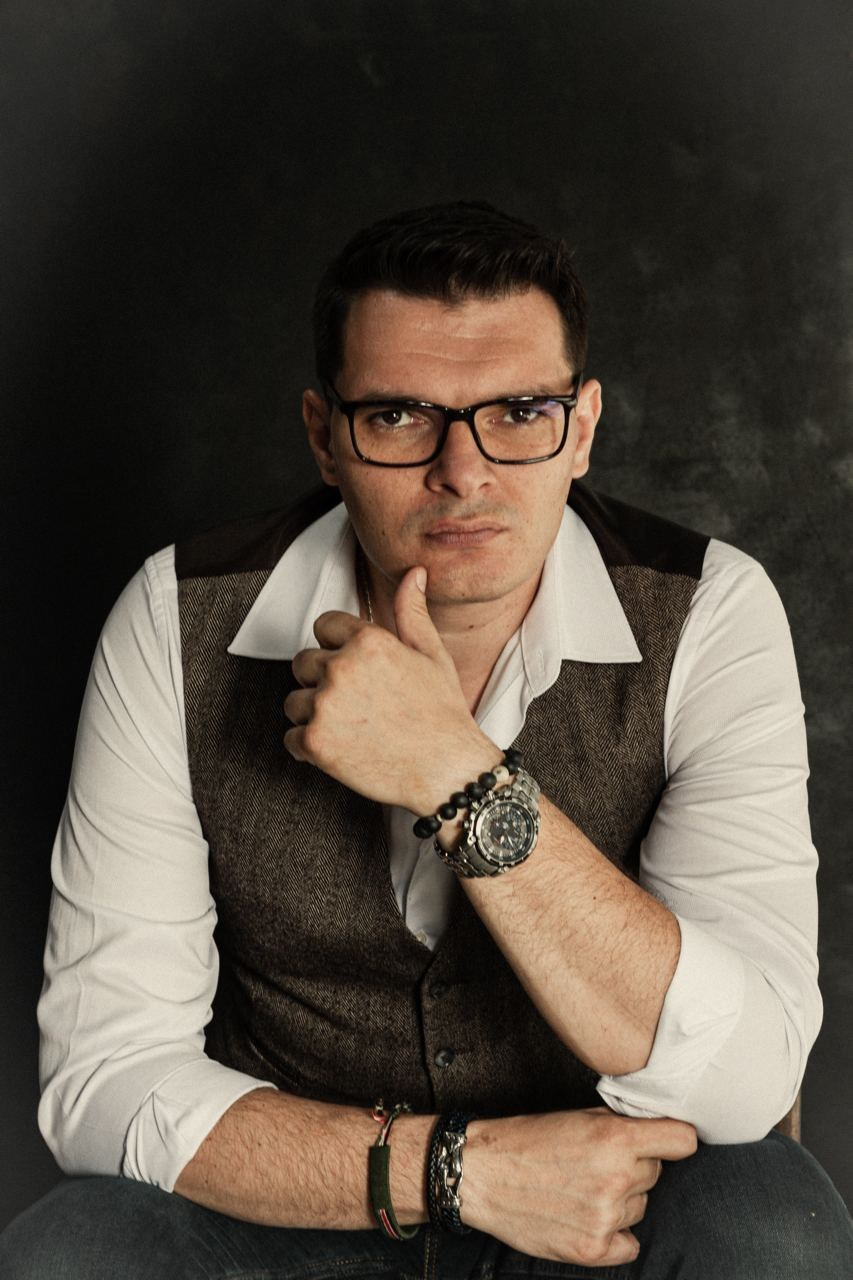 Портрет фотографа Владимира Шевченко. Позитивный контент-фотограф в Санкт-Петербурге Мария Устинова