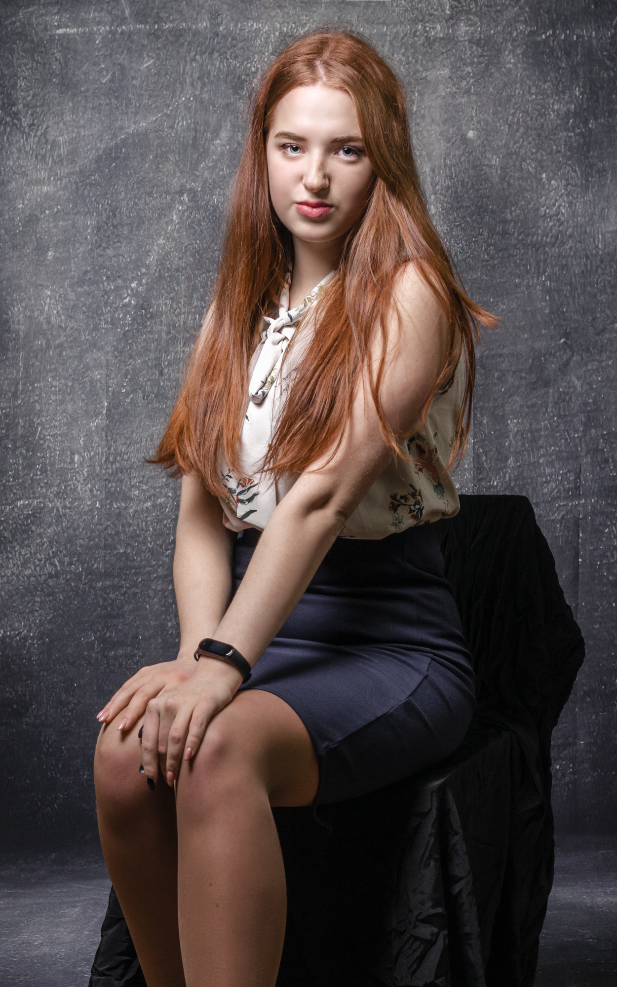 Выпускница 9 класс, портрет для выпускного альбома.