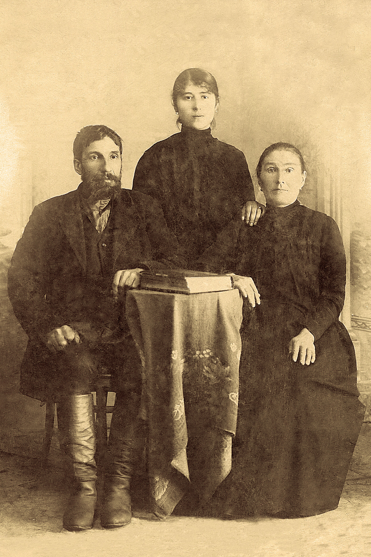 Восстановление старых фотографий. Реставрация фотографий. Фотограф в Туле Крупский АнДРей. Фотостудия «КАДР71» в Туле