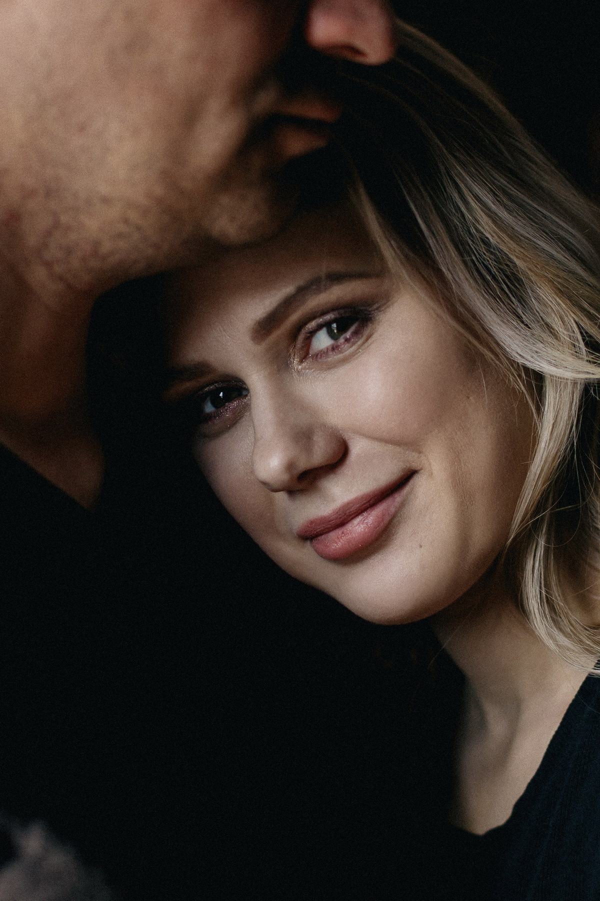 Сесейная фотосессия в студии Владивостока. Фотограф во Владивостоке Антон Блохин