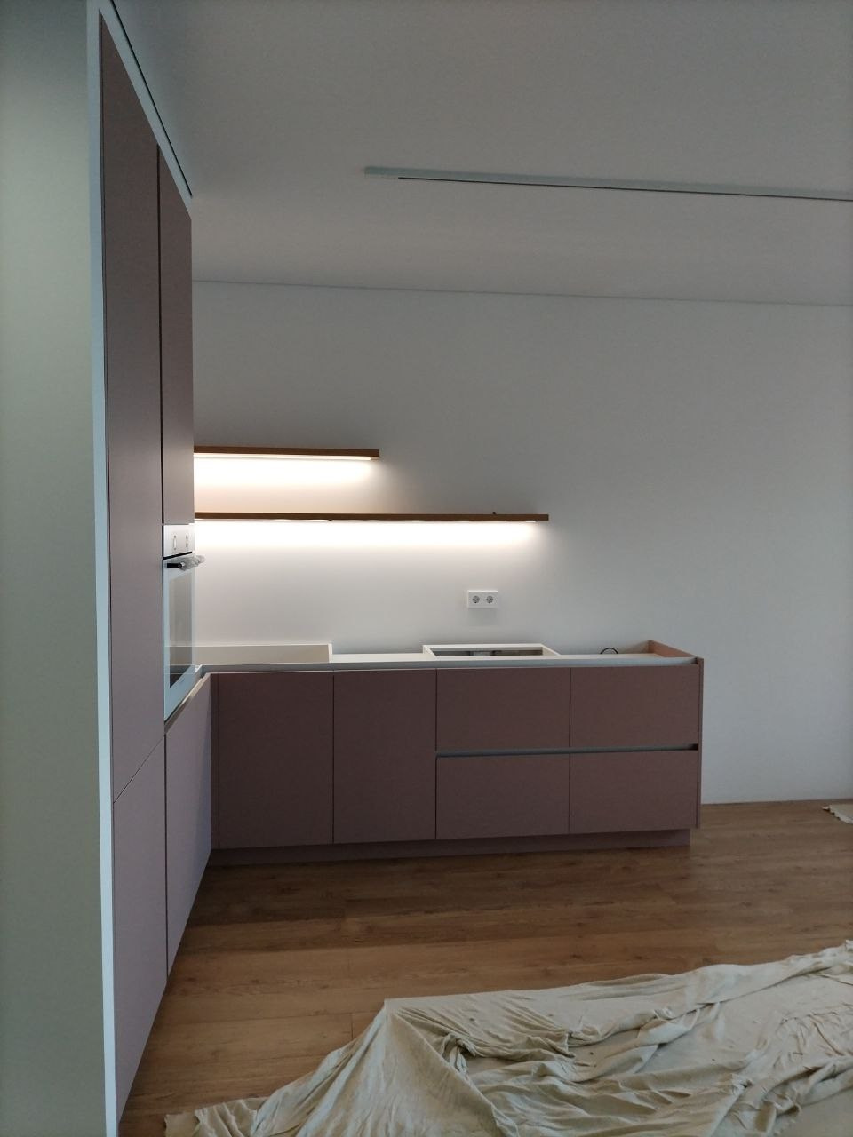 Фото с монтажа |Мебель на заказа: кухни, шкафы и т.д. в Томске. ГУДРУМ — Мебель на заказ в Томске | Кухни | Шкафы | Стулья и Столы