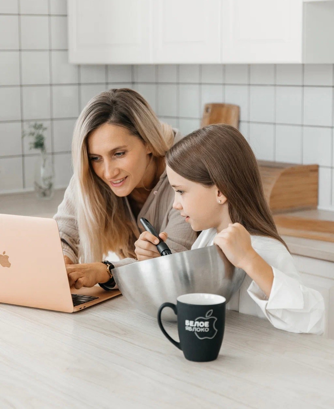 ЕЛЕНА. Продающий контент для маркетплейсов и e-commerce «под ключ»