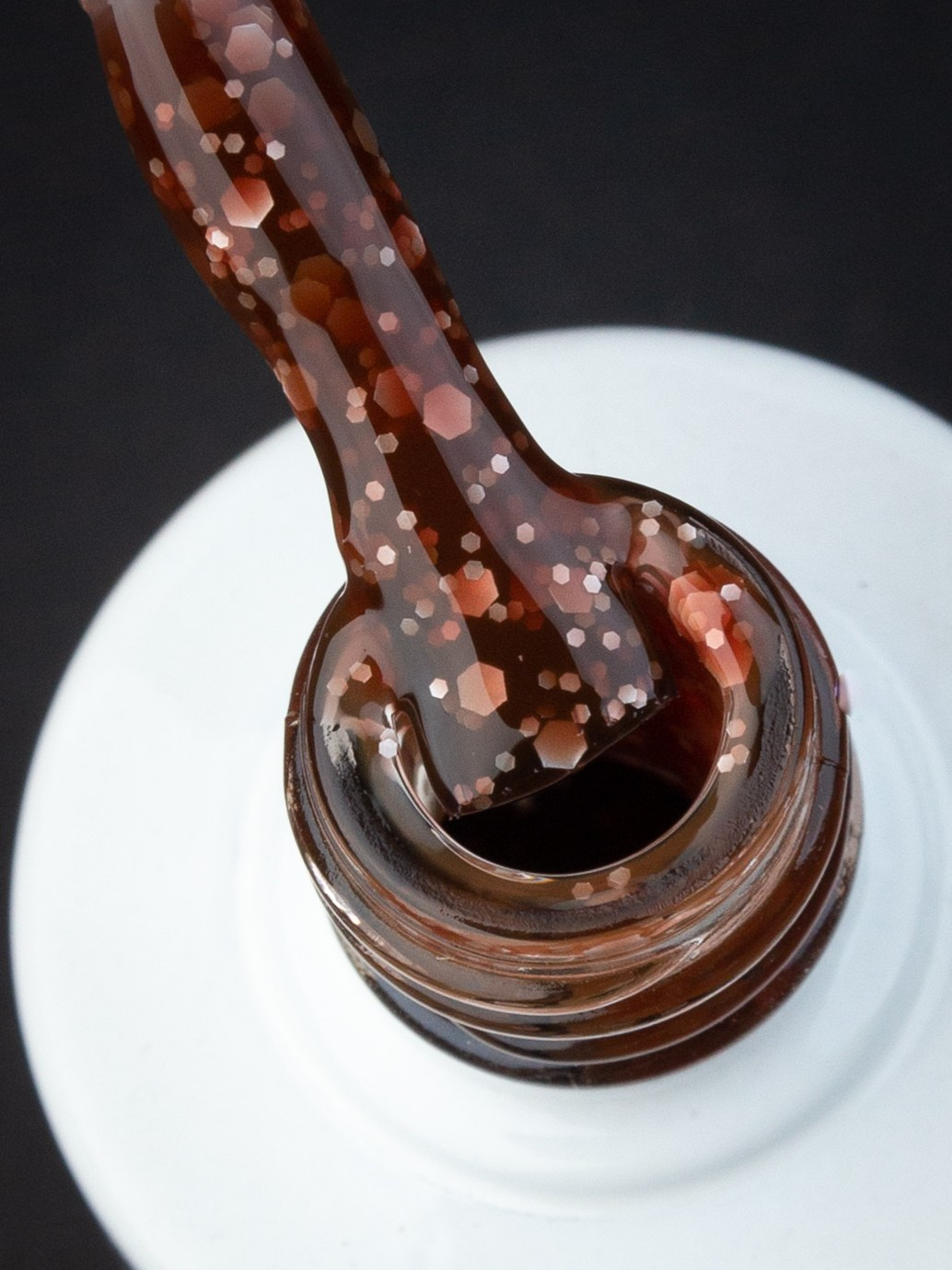 Kira на чёрном. Александр Стряпунин — предметный фотограф в Улан-Удэ