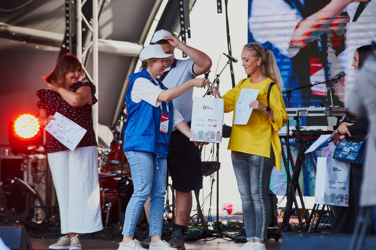 Репортаж для VIP зоны КПД Газстрой: выступление Родиона и Олега Газмановых. Репортажный и женский фотограф в Новосибирске