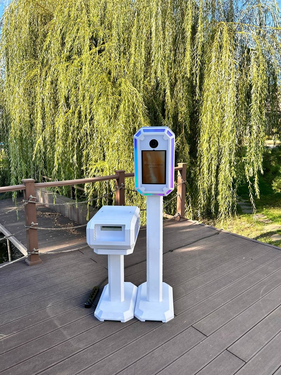 Фото-видео стойка Миксап (фотобудка нового поколения). Инсталаб Краснодар фото и видео интерактивы на ваше мероприятие