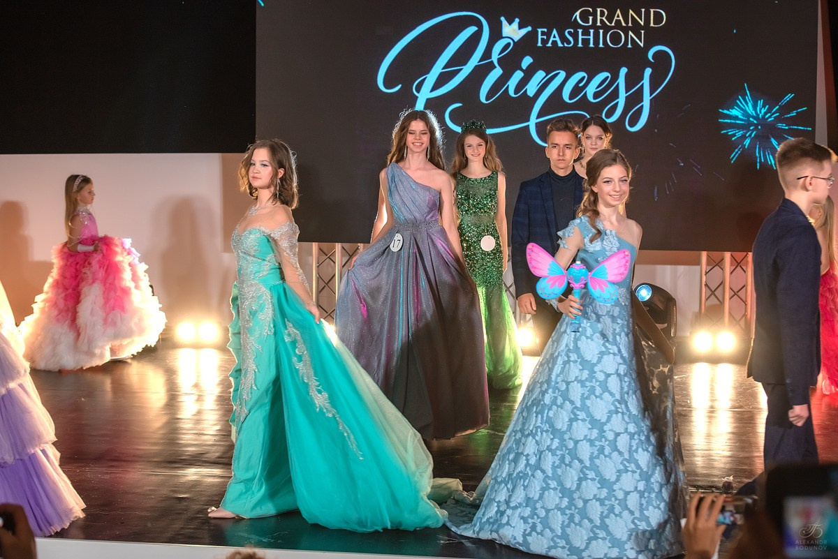 GrandFashionShow2024. Семейный и коммерческий фотограф в Сочи Александр Бодунов