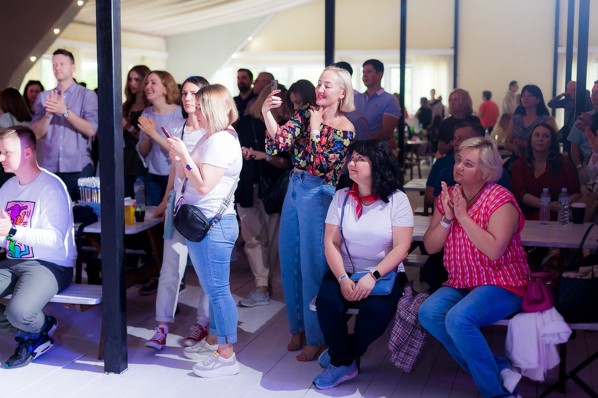 Фотосъемка корпоратива Major на берегу строгинской поймы. Репортажный фотограф Борис Геер