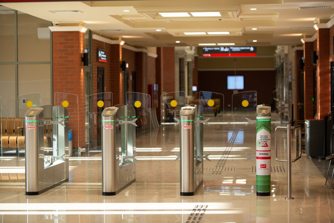 Железнодорожный вокзал в Бердске. Фотограф Сергей Сергеев