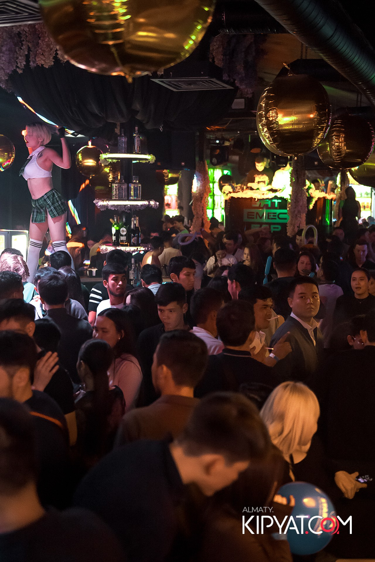 UYAT EMES BAR. КИПЯТКОМ АЛМАТЫ!