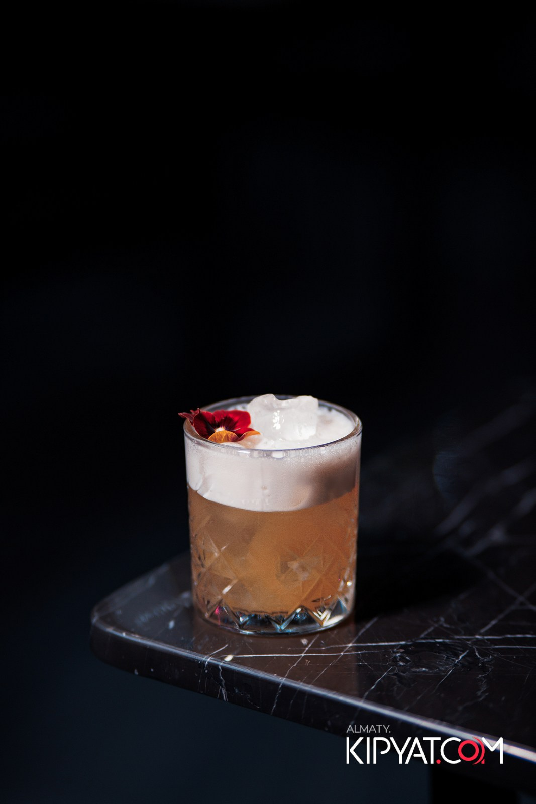 FRIENDS BAR & TERRACE. КИПЯТКОМ АЛМАТЫ!