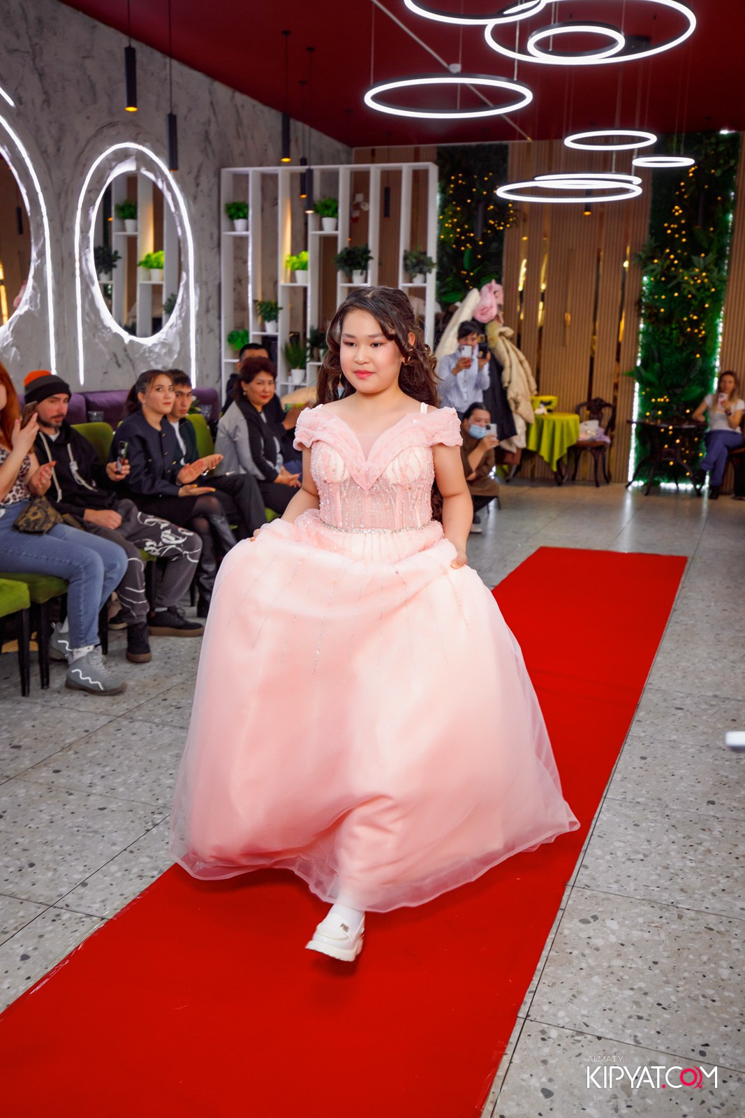 FASHION DAY 2025 КАФЕ ЖАКСЫЛЫК. КИПЯТКОМ АЛМАТЫ!