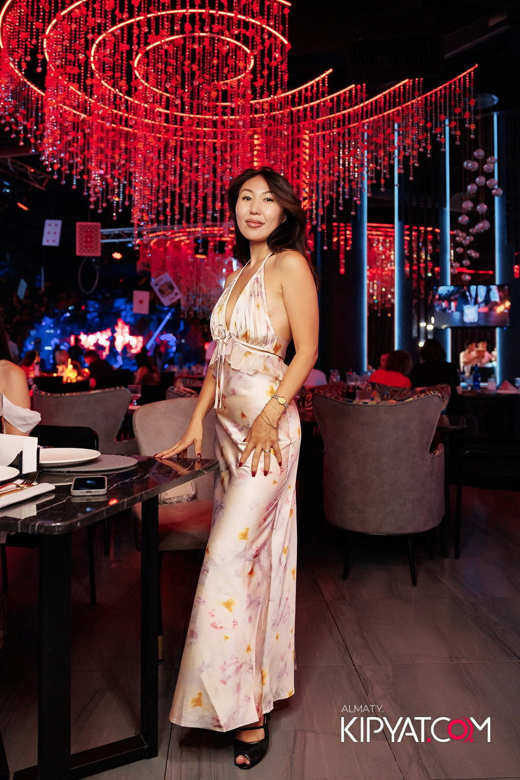 FRIENDS BAR & TERRACE. КИПЯТКОМ АЛМАТЫ!