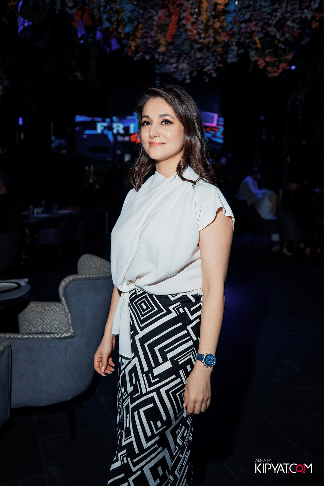 FRIENDS BAR & TERRACE. КИПЯТКОМ АЛМАТЫ!