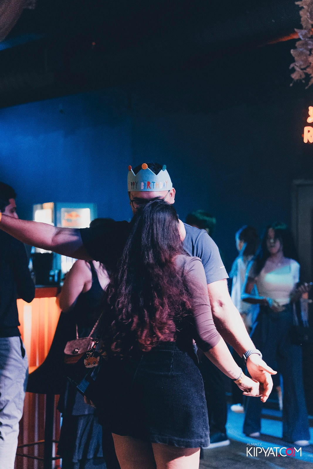 UYAT EMES BAR. КИПЯТКОМ АЛМАТЫ!