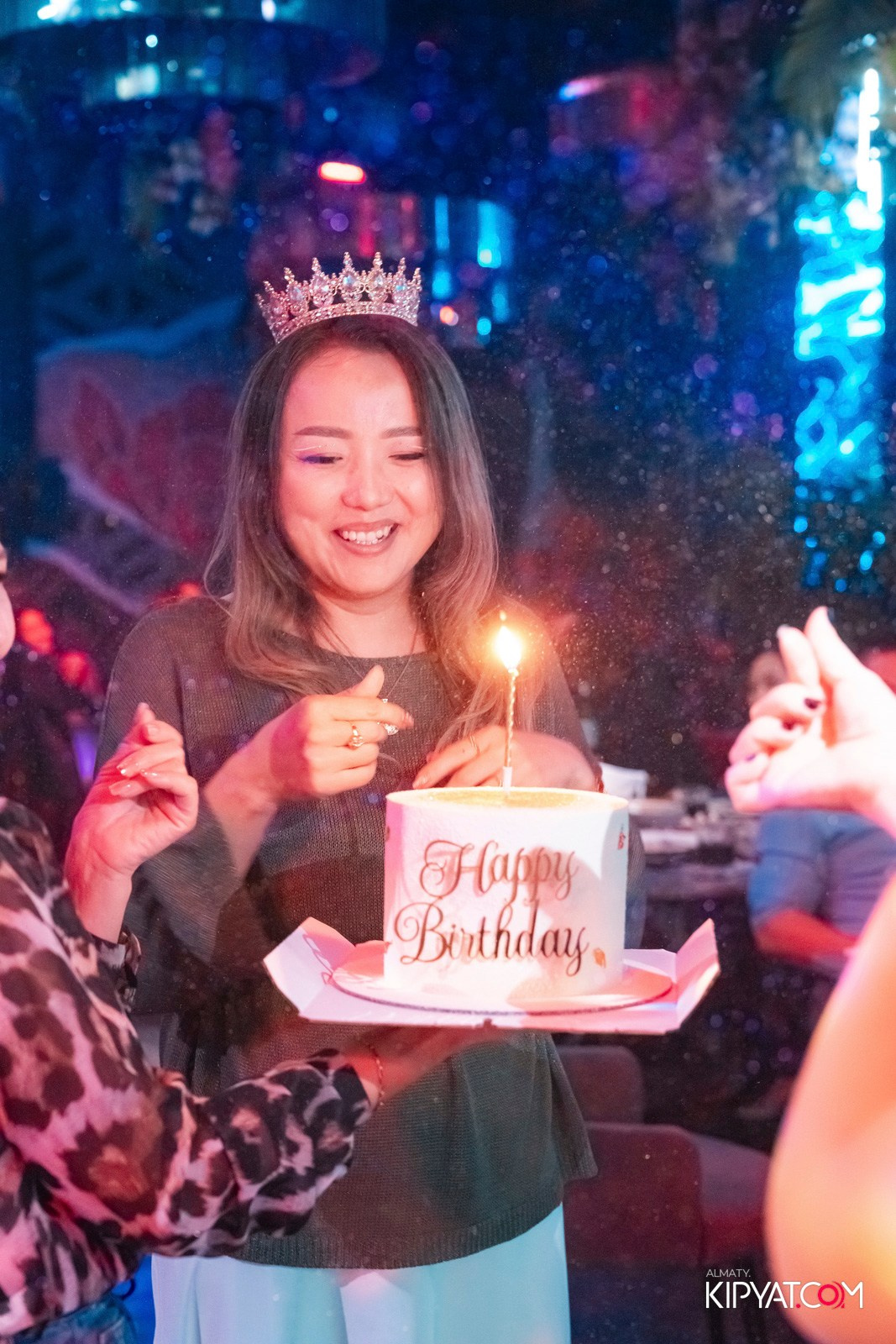 FRIENDS BAR & TERRACE. КИПЯТКОМ АЛМАТЫ!