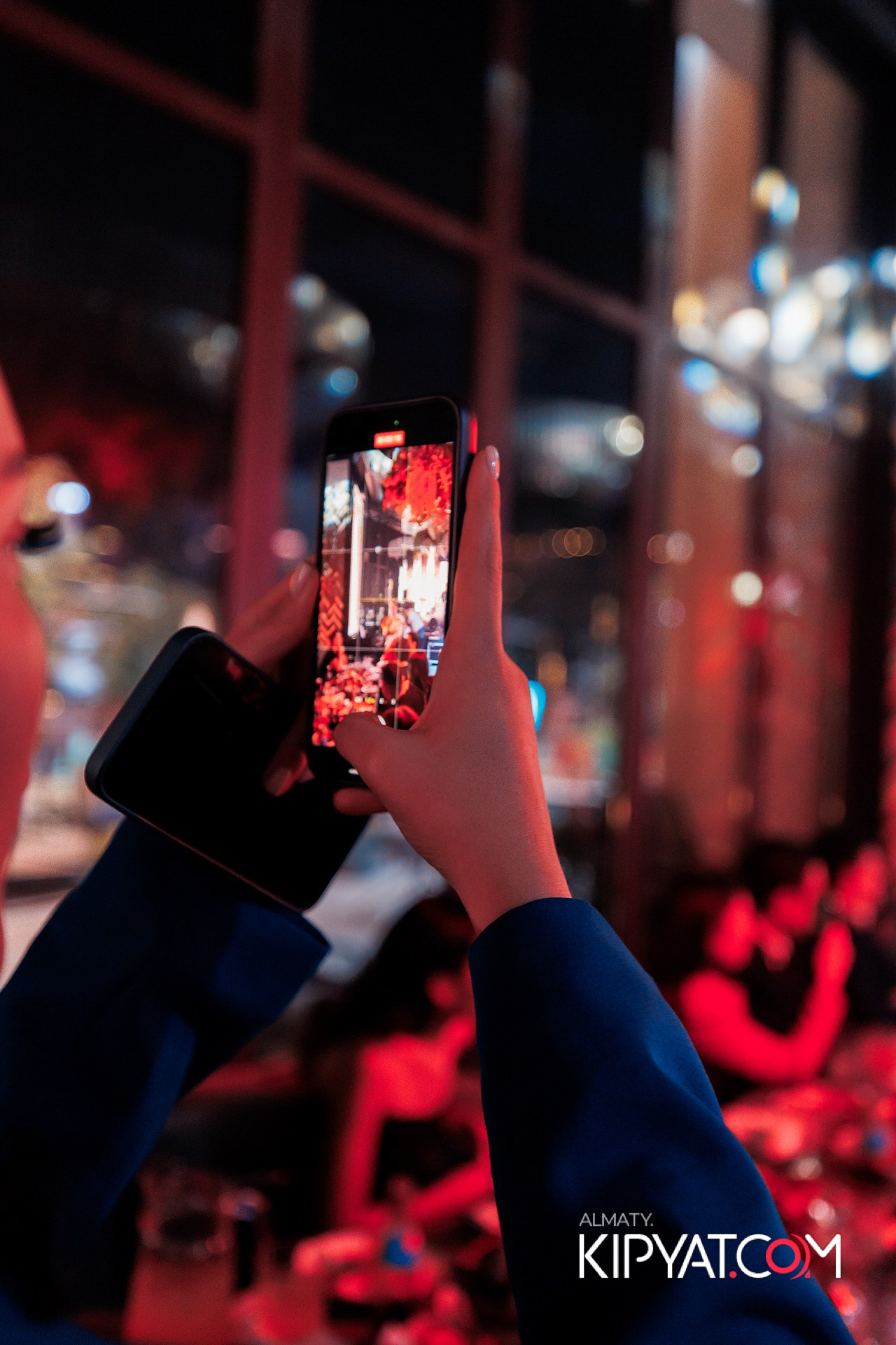 Friends bar & terrace. КИПЯТКОМ АЛМАТЫ!