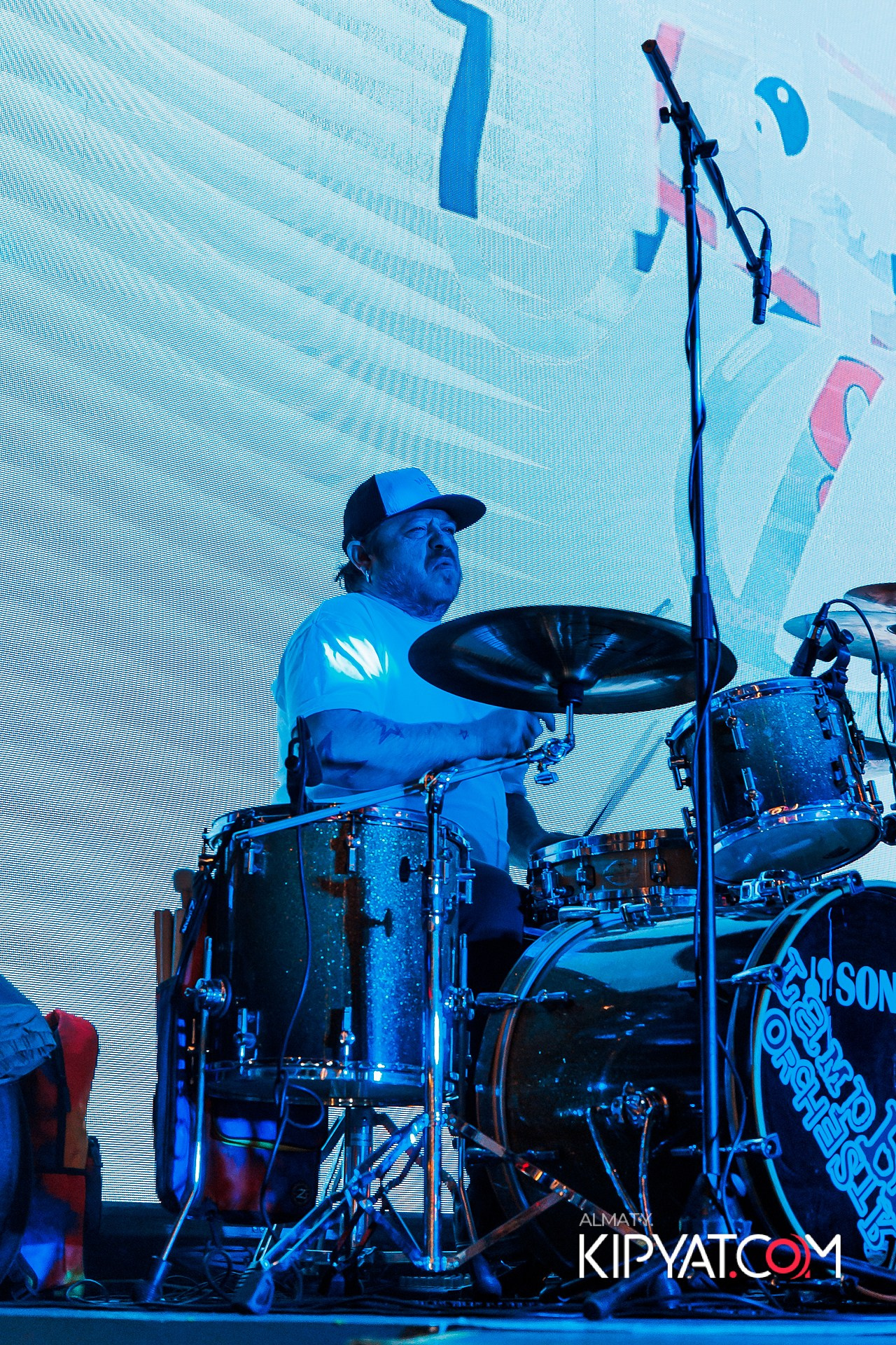 ПРЕЗЕНТАЦИЯ КНИГИ ВИКТОРА ЕЛИСЕЕВА. КИПЯТКОМ АЛМАТЫ!