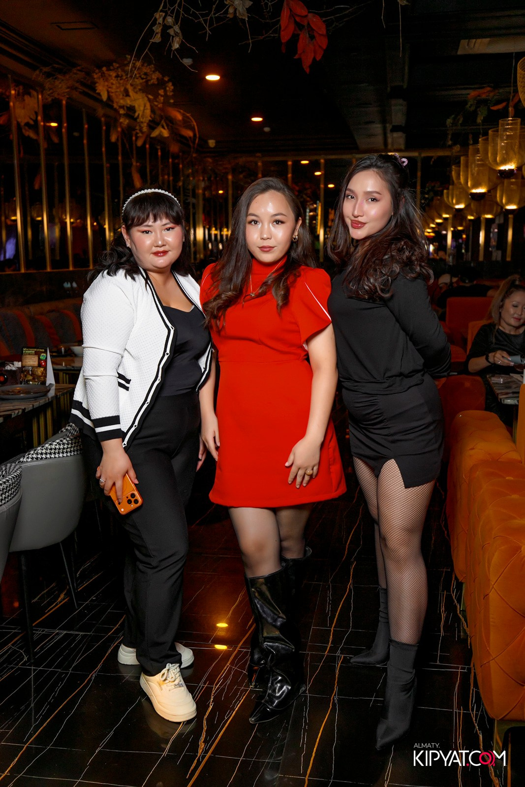 БАР ПАНАЕХАЛИ НА ДОСТЫК. КИПЯТКОМ АЛМАТЫ! Фотосъемка мероприятий в Алматы
