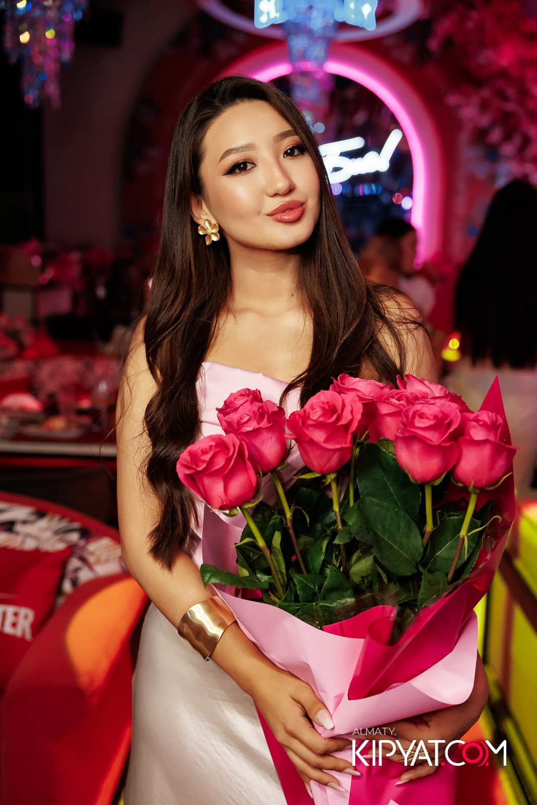 ЗАЯ, НА БИС. КИПЯТКОМ АЛМАТЫ!