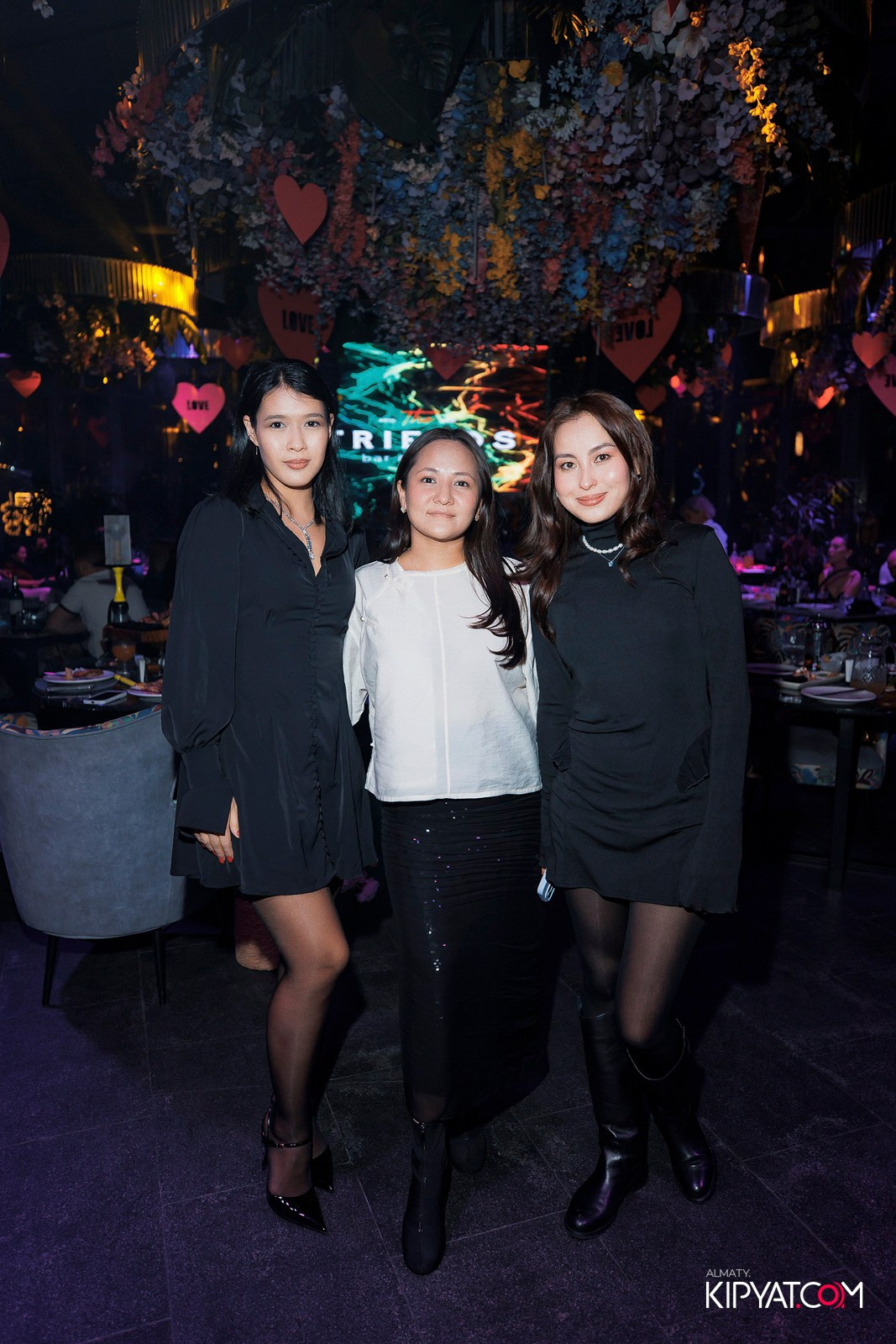 FRIENDS BAR & TERRACE. КИПЯТКОМ АЛМАТЫ! Фотосъемка мероприятий в Алматы