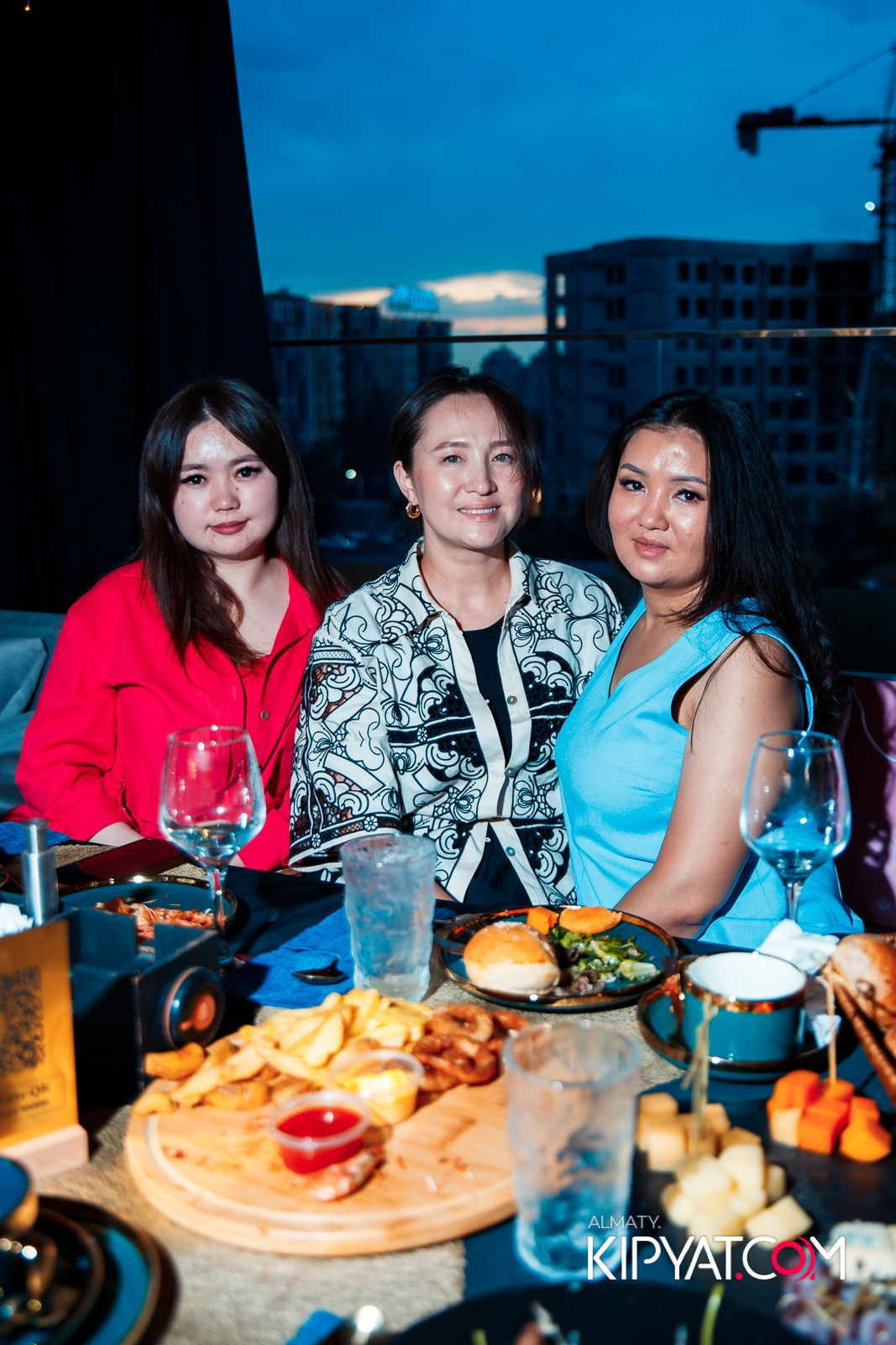 OBLAKO LOUNGE BAR. КИПЯТКОМ АЛМАТЫ!